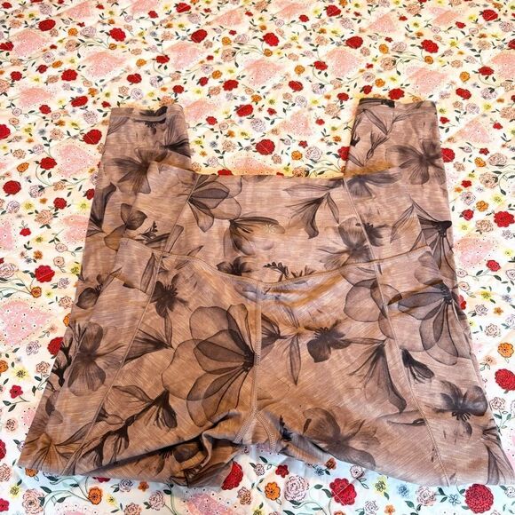 Athleta Salutation Stash Pocket II 7/8 Tight Pink Floral  Leggings - Picture 4 of 4